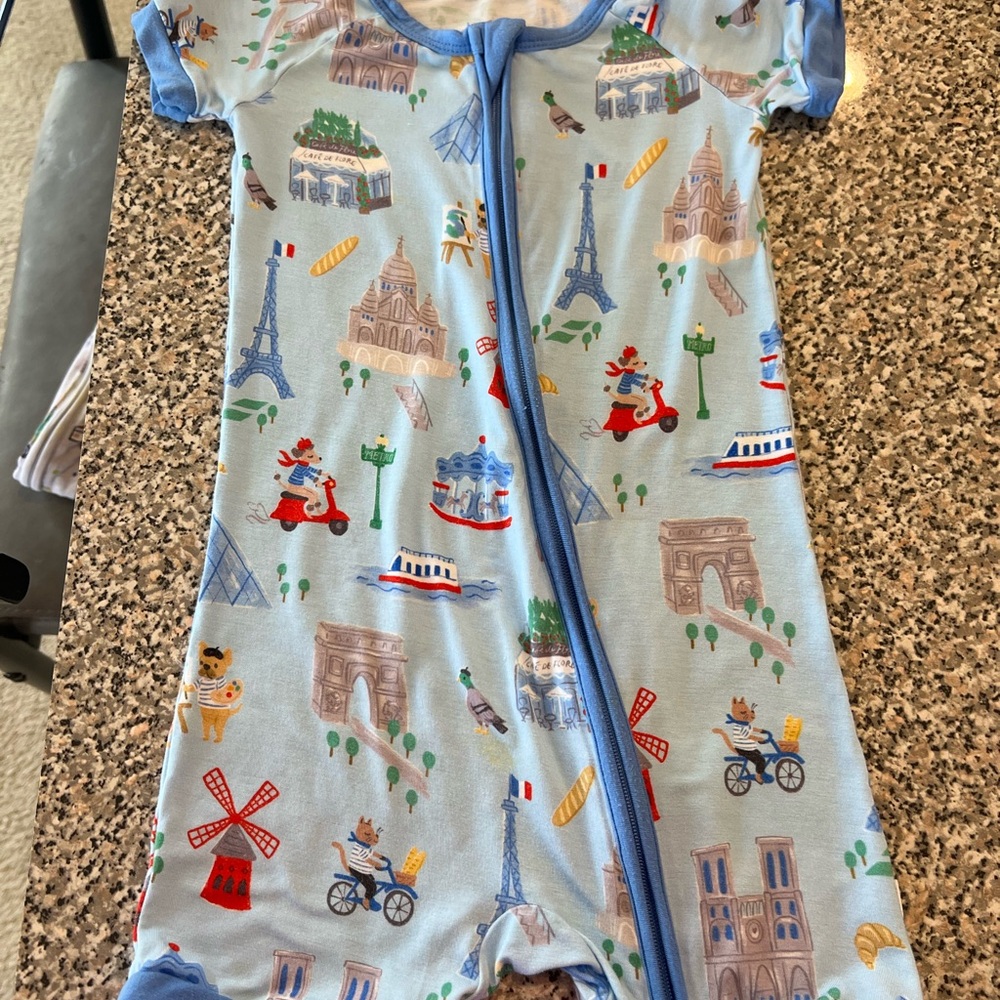 Little sleepies shorty 2T